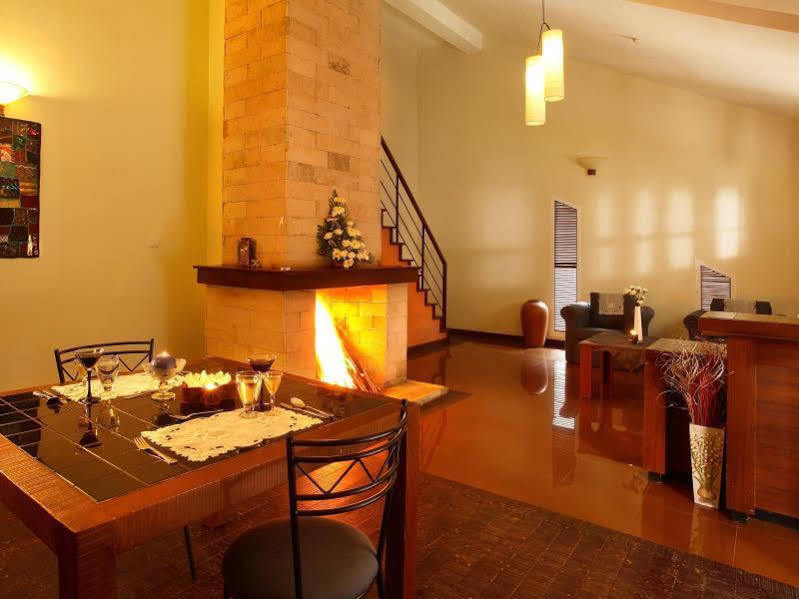 เดอะเซียนา วิลเลจ Hotel Chinnakanal ภายนอก รูปภาพ